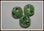 Perle ronde vert clair motif argent