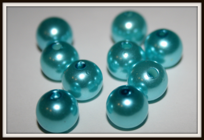 Perle effet nacré turquoise clair